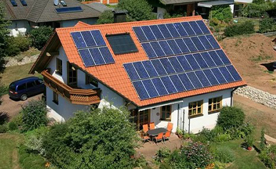 كيفية اختيار الألواح الشمسية المناسبة للسقف المائل الأوروبي؟