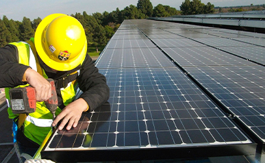 كيفية تركيب الألواح الشمسية على الأسطح المسطحة والسقف المائل الأوروبي؟